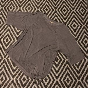 Easel Women’s Knot Top. Size Small.